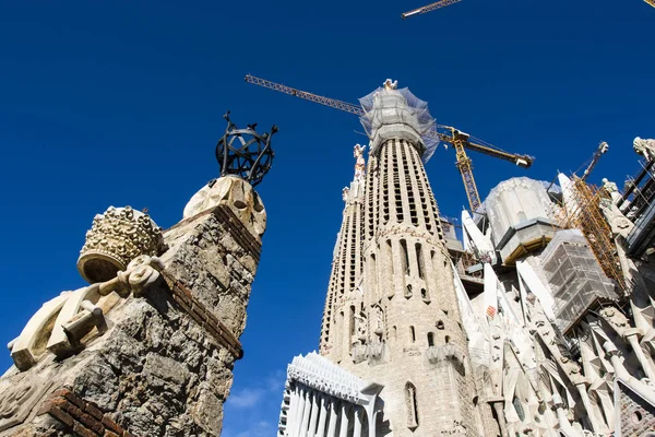 Fasáda chrámu Sagrada Familia v Barceloně, Katalánsko, Španělsko — Stock fotografie