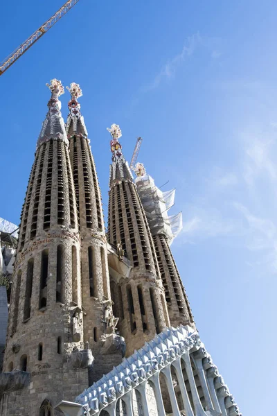 Fasáda chrámu Sagrada Familia v Barceloně, Katalánsko, Španělsko — Stock fotografie