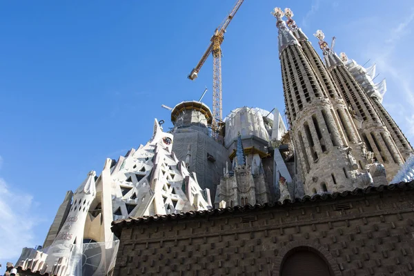 Fasáda chrámu Sagrada Familia v Barceloně, Katalánsko, Španělsko — Stock fotografie