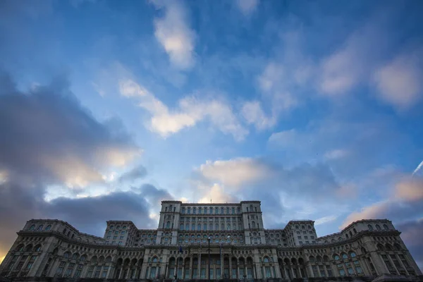 Pałacu Parlamentu w Bukareszcie, w Rumunii, Europie Wschodniej — Zdjęcie stockowe