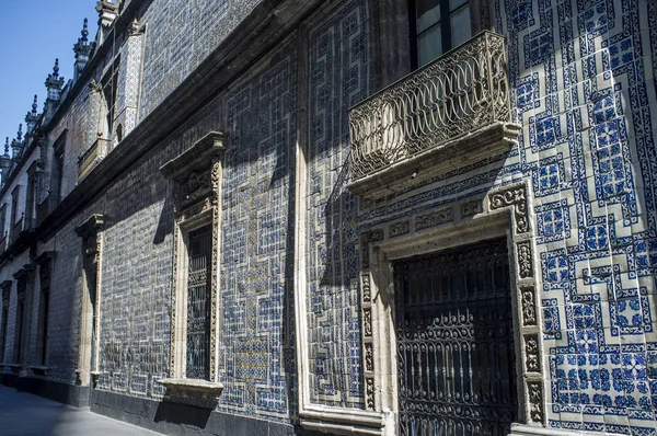 Fasada domu Casa de los azulejos w Meksyku w Meksyku (Ameryka Północna) — Zdjęcie stockowe