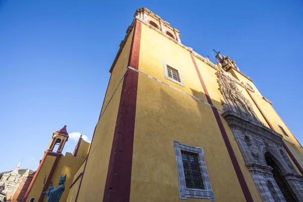 Fachada da Igreja Parroquia de Basílica Colegiata de Nuestra Seora de Guanajuato em Guanajuato - México (América do Norte ) — Fotografia de Stock