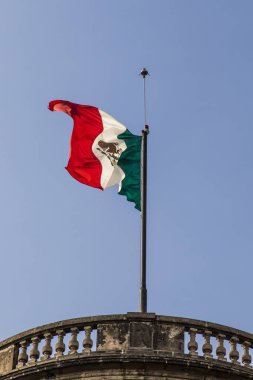 Kale Chapultepec Mexico City, Meksika (Kuzey Amerika için üstüne Meksika bayrağı)
