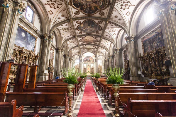 Interior of the Parroquia de San Juan Bautista church in Coyoacan, Mexico City - Mexico — Stock Photo, Image