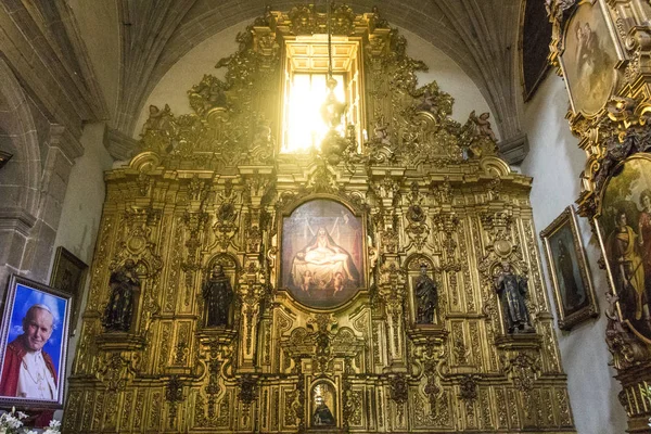 墨西哥城-墨西哥 （北美的都市大教堂的内部) — 图库照片