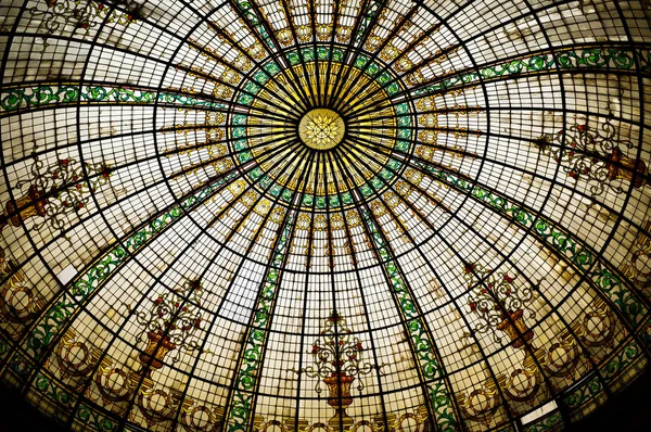 Cupola in vetro decorato dell'Hotel Bolivar a Lima, Perù, Sud America — Foto Stock