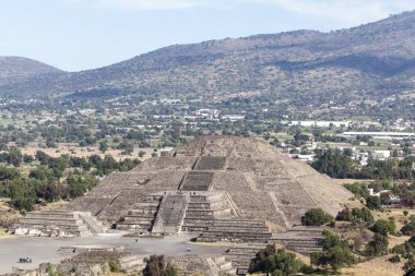 Piramit ay (Piramide de la luna) ve Plaza de la Luna Teotihuacan, Meksika (Kuzey Amerika için)
