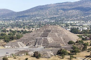 Piramit ay (Piramide de la luna) ve Plaza de la Luna Teotihuacan, Meksika (Kuzey Amerika için)