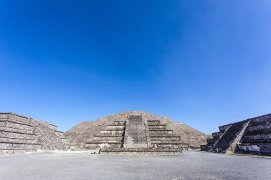 Piramit ay (Piramide de la luna) ve Plaza de la Luna Teotihuacan, Meksika (Kuzey Amerika için)
