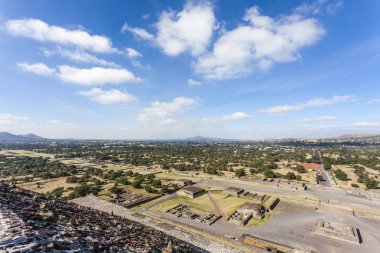 Piramit Teotihuacan, Meksika, Kuzey Amerika (Calzada de los Muertos) ölü Avenue güneşin üzerinden görüntülemek