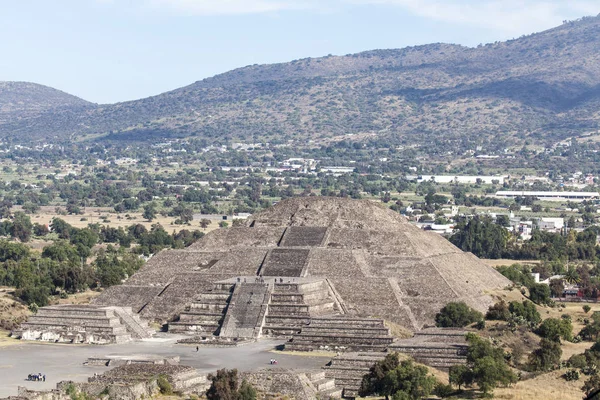Piramit ay (Piramide de la luna) ve Plaza de la Luna Teotihuacan, Meksika (Kuzey Amerika için)