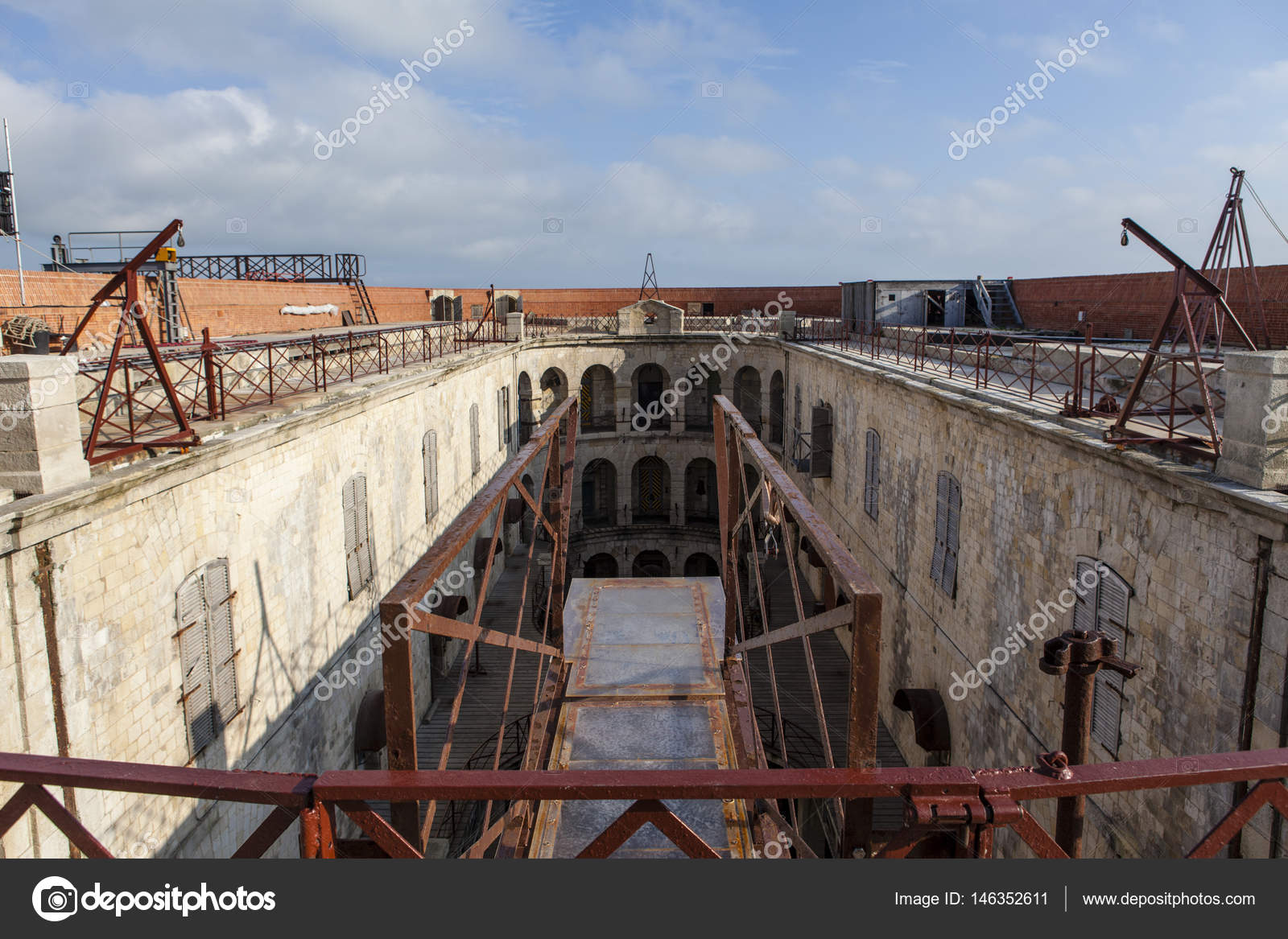 Interieur von Fort Boyard in Frankreich, Charente-Maritime ... Interieur von Fort Boyard in Frankreich, Charente-Maritime ...