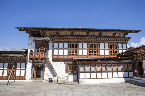 鼓舞 Goemba 修道院和和尚学校-东不丹-亚洲 — 图库照片