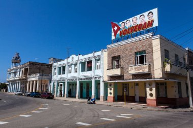 Eski bir sömürge ev, Parque Jose Marti, Cienfuegos, Küba'da cephe