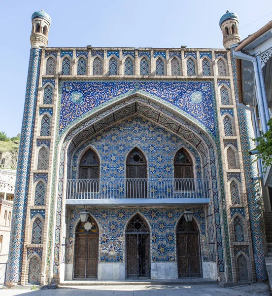 Fasad av Juma moskén i gamla stan (Abanotubani distrikt), Tbilisi, Georgien (Europa) — Stockfoto