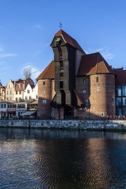 Gdansk Crane, Polonya 'nın Gdansk kentindeki Motlawa' nın Uzun Duvarı üzerine