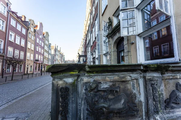 Vecchie case lungo Mariacka Street a Danzica, Polonia — Foto Stock