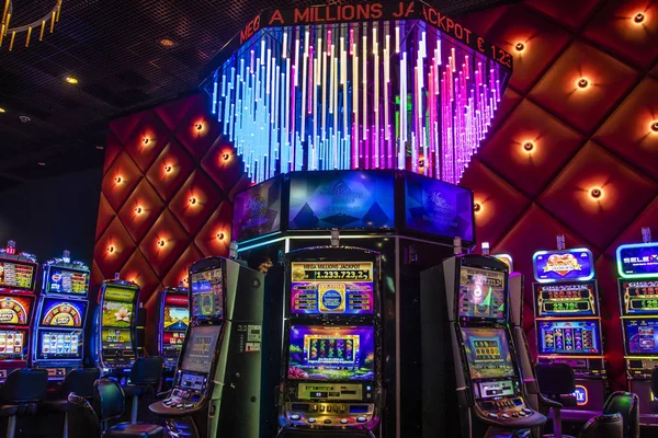 Máquina tragamonedas Mega Millions Jackpot en Holland Casino. —  Fotos de Stock