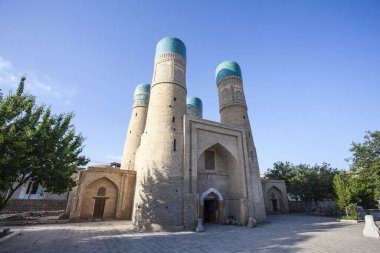 Buhara, Özbekistan 'da (Orta Asya) dört kuleli Chor-Minor minaresi)