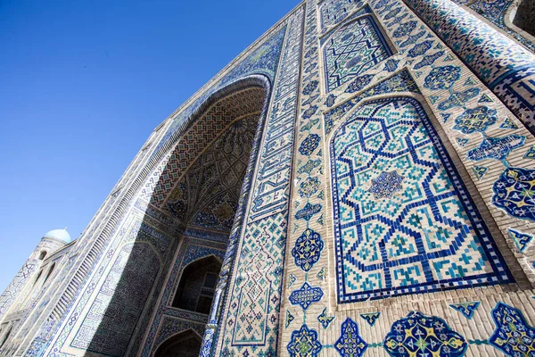 ティラカリのファサード メドレッサ レグスタン サマルカンド ウズベキスタン 中央アジア — ストック写真