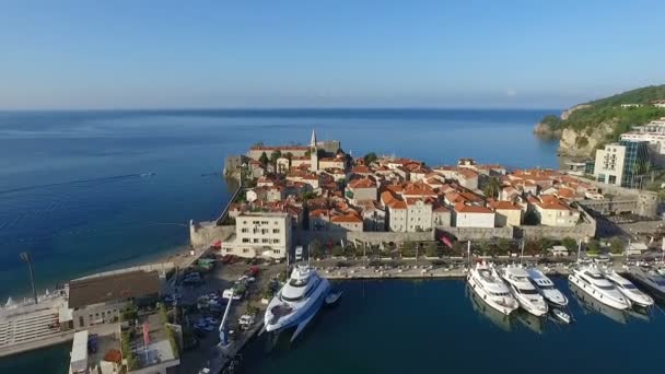 Letecký pohled na Budvy. Černá Hora. — Stock video