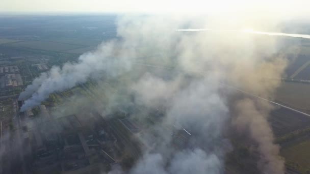 Letecký pohled na průmyslové ropné rafinérie rostlin stanice. plynu průmysl pozadí — Stock video