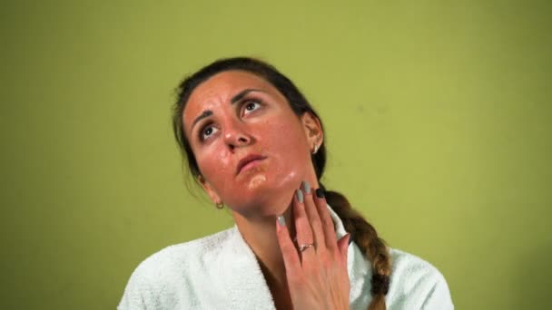 Negativa efter rengöring av ansiktet. Kosmetologi — Stockvideo