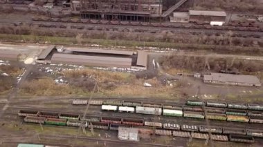 Demiryolu hatları ve yük trenleri bir sürü tren yarda. Demiryolu yük marshalling yard.
