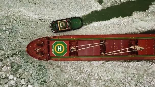 空撮。船帆海氷、冬にクローズ アップ — ストック動画