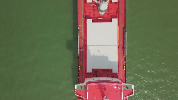 Aerial shot of big ship in sea — Stock Video