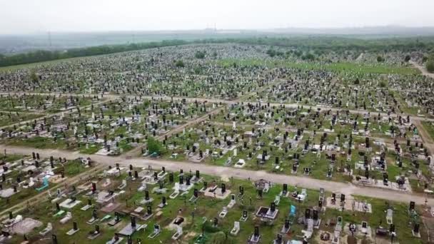 Vista aérea. O maior cemitério da Europa — Vídeo de Stock