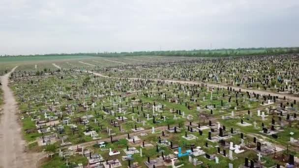 Vista aérea. El cementerio más grande de Europa — Vídeos de Stock