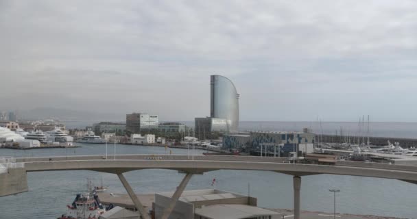 Barcelona, Spanje - 20 oktober 2019: Uitzicht over de haven van Barcelona, Barcelona, Catalunya, Spanje. — Stockvideo