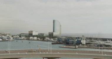Barcelona, İspanya - 20 Ekim 2019: Barcelona limanı, Barselona, Katalunya, İspanya.