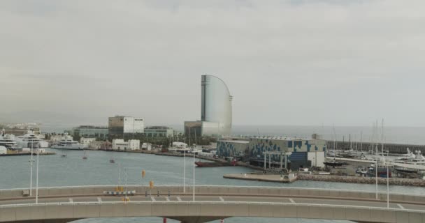 Barcelona, Spanje - 20 oktober 2019: Uitzicht over de haven van Barcelona, Barcelona, Catalunya, Spanje. — Stockvideo