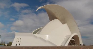 Zaman aşımı. Tenerife seyircisi Santa-cruz de Tenerife 'de.