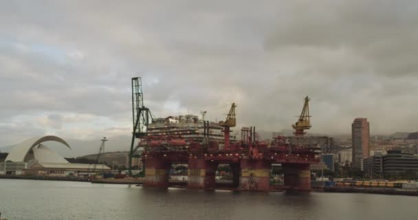 Drilling Platform. Technology nature pollution. — Stockvideo