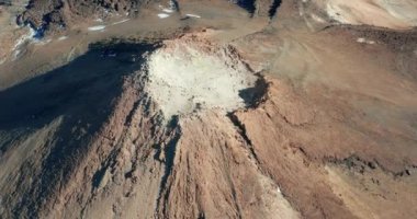 Hava manzaralı Teide volkanı, Tenerife, Kanarya adaları, İspanya. Volkanik zirvede uçmak.