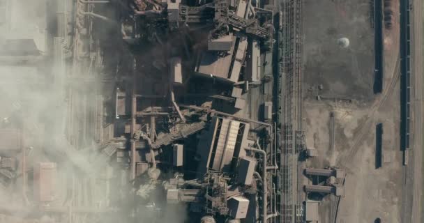 Vue aérienne. Émissions atmosphériques des tuyaux industriels. Tuyaux de cheminée .