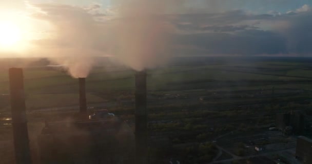 Vista aérea. Fondo industrial de planta. Concepto de calentamiento global . — Vídeos de Stock