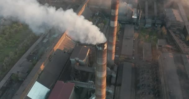 Vista aérea. Fondo industrial de planta. Concepto de calentamiento global . — Vídeos de Stock