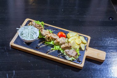 Lezzetli ve güzel dizayn edilmiş yemekler.