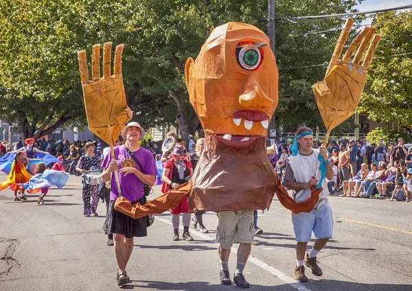 Two Men And A Cyclops Puppet — Stock Photo, Image