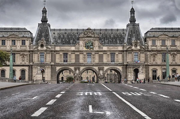 Straatwegen naar het Louvre — Stockfoto