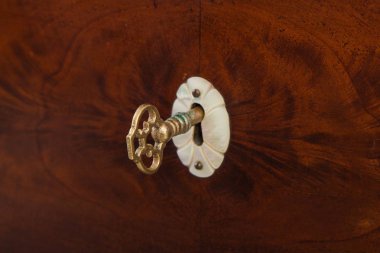 Commodes antique oldened