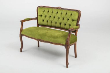 Kanepeler eski moda bankta