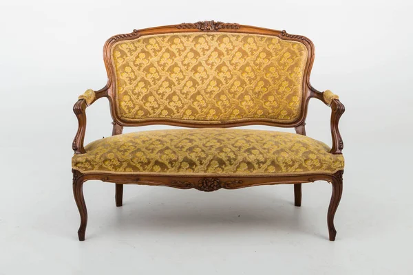 Kanepeler eski moda bankta