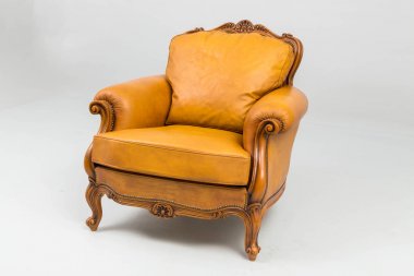 Gölgeler ile antika deri koltuk