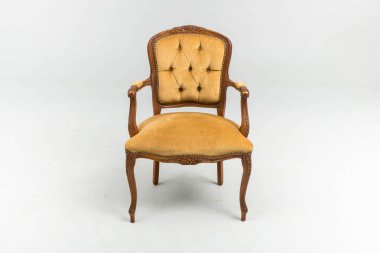 Gölgeler ile antika deri koltuk