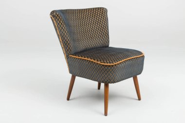 Gölgeler ile antika deri koltuk